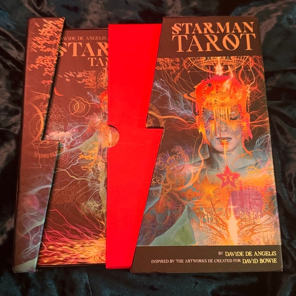 David Bowie Starman Tarot Deck Set with Guidebook and original box set - Picture 3 of 12